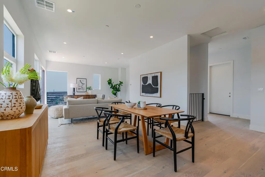 3874 W Point Drive, Los Angeles, California 90065 home-pic-7